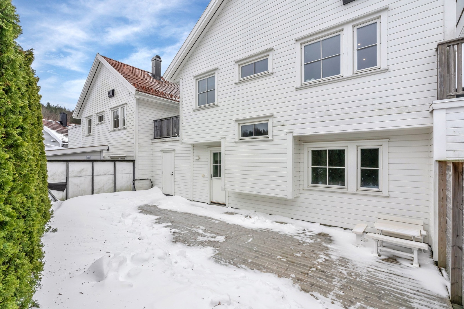 Fin uteplass på baksiden av boligen Galleribilde