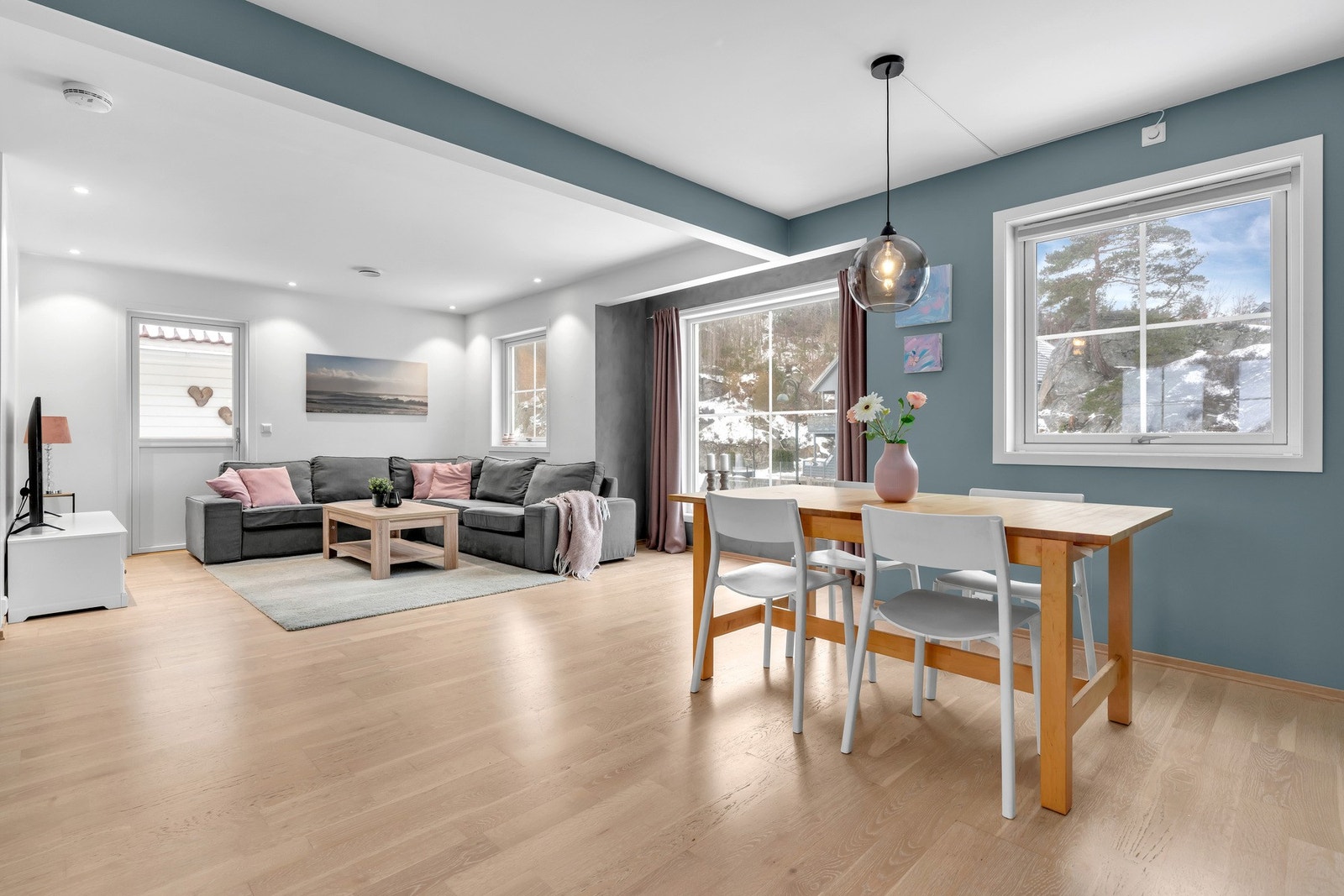 God plass til spisebord Galleribilde