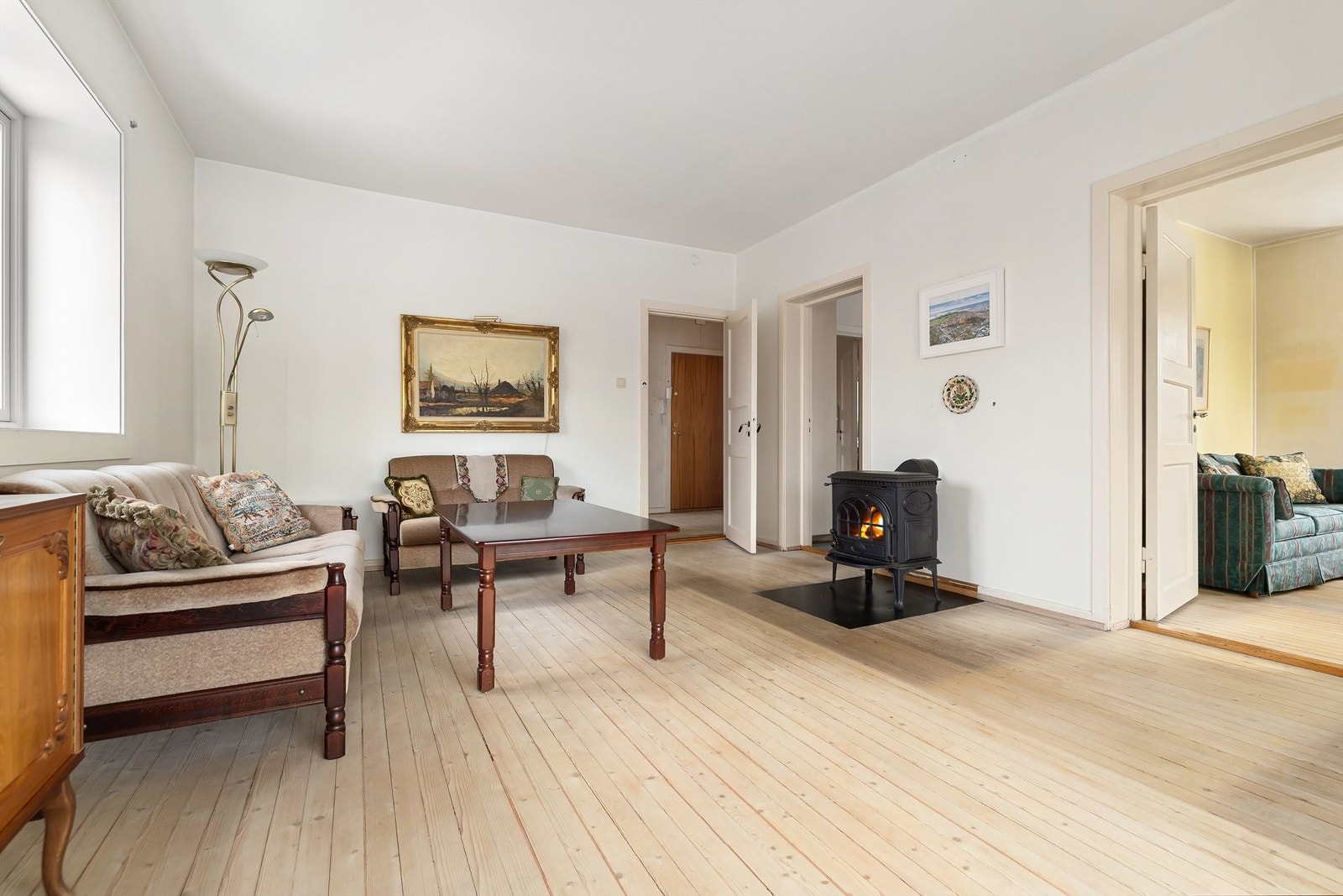 God varme fra vedovnen. Galleribilde