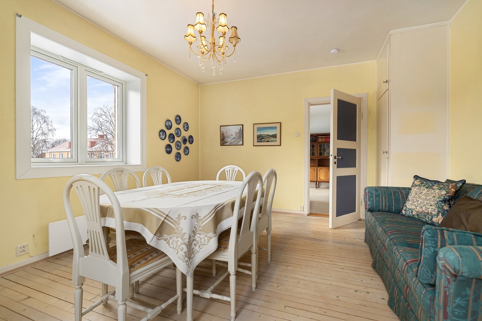 Soverom 1 har adkomst fra stuen. Galleribilde