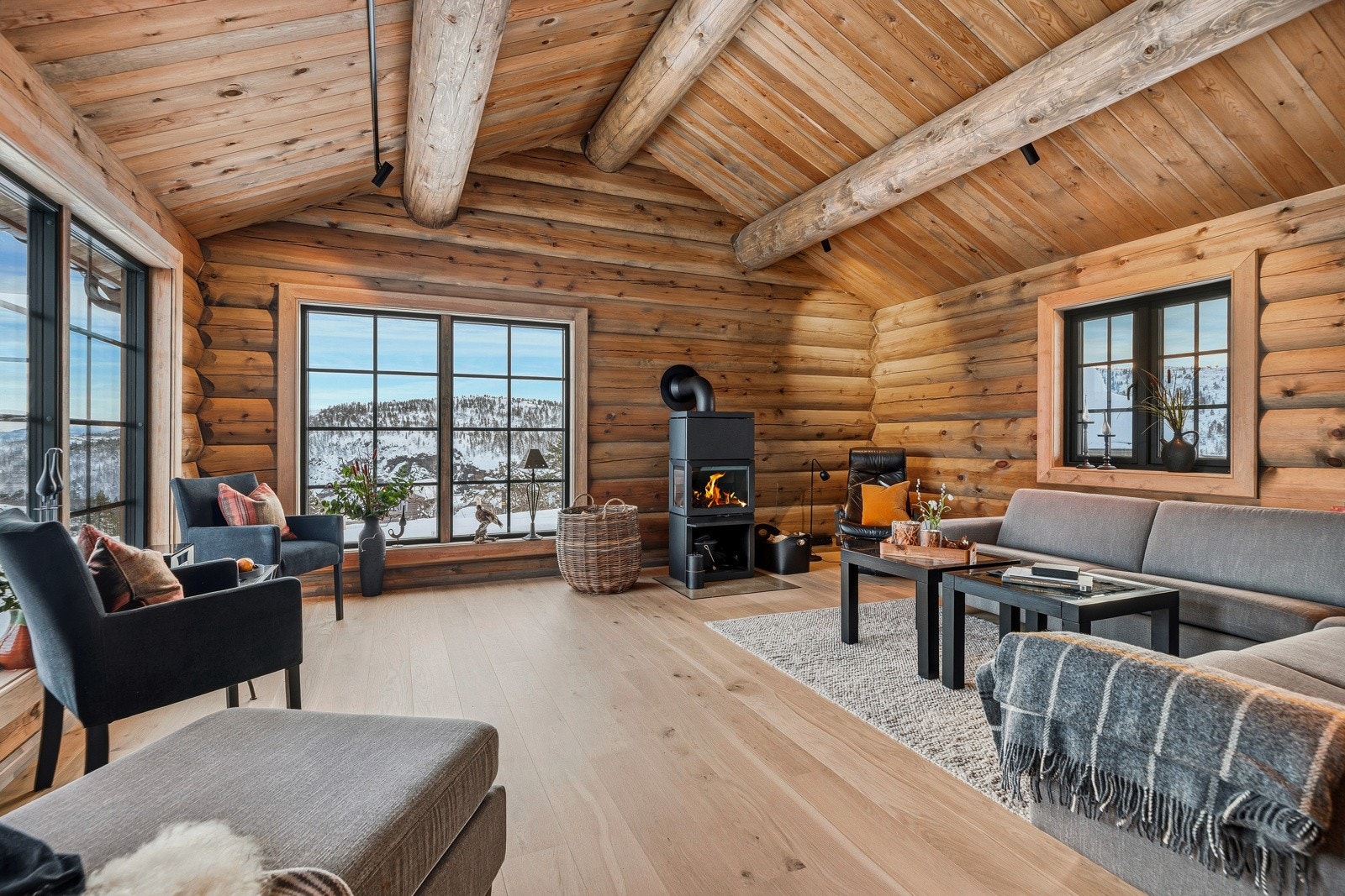 Ekstra god takhøyde i stuen Galleribilde