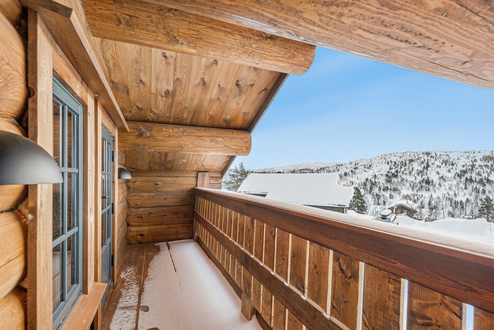 Balkong ut fra loftstuen Galleribilde