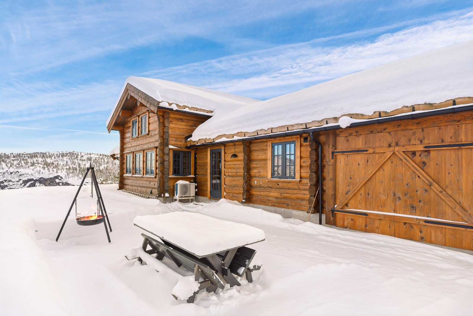 Fremsiden av hytten Galleribilde