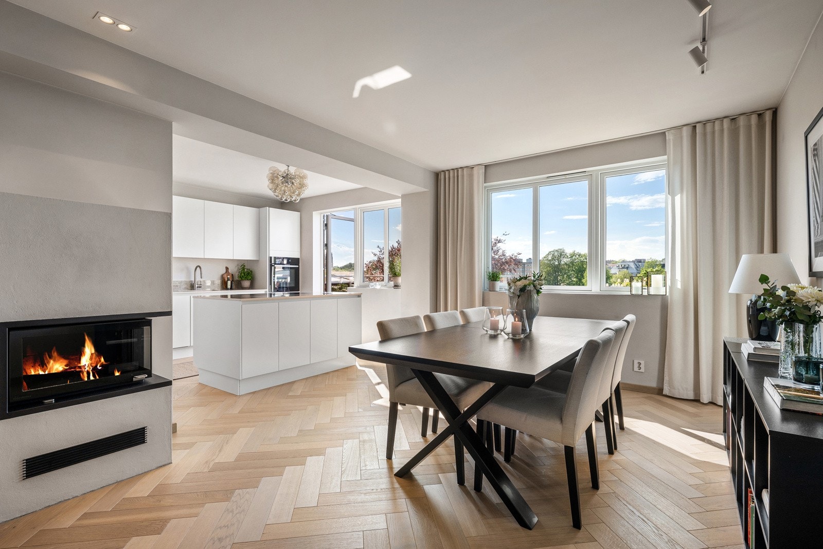 En elegant peisinnsats fra Nordpeis tilfører både varme og atmosfære i vinterhalvåret Galleribilde