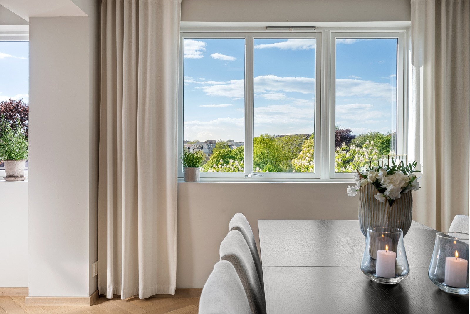 Leiligheten inneholder: Entré/gang, stue, kjøkken, 2 soverom og bad/vaskerom Galleribilde