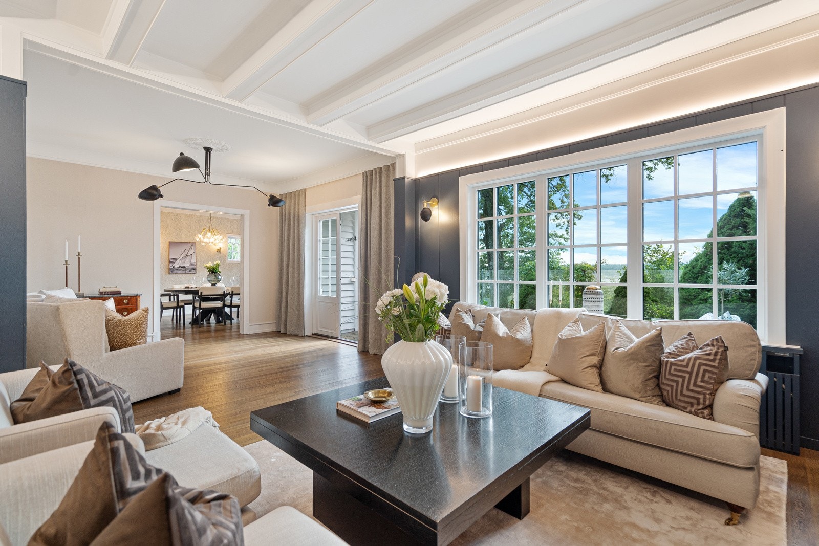 Pusset opp i herskapelig stil i tråd med eiendommen. Galleribilde