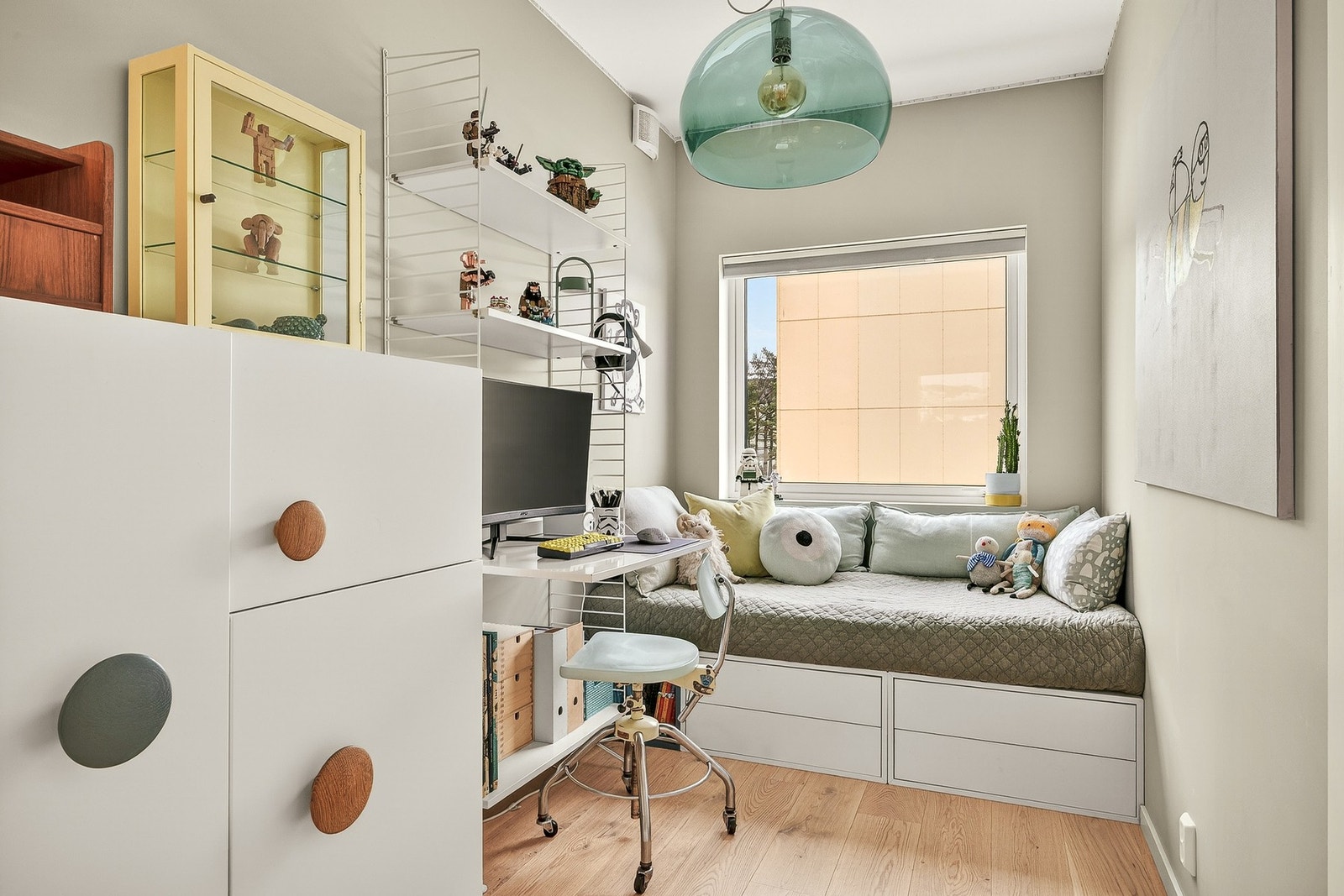 Soverom 1 - Leiligheten har i dag fire soverom på henholdsvis 6,6 kvm, 6,5 kvm, 5,9 kvm og 6,6 kvm. Galleribilde