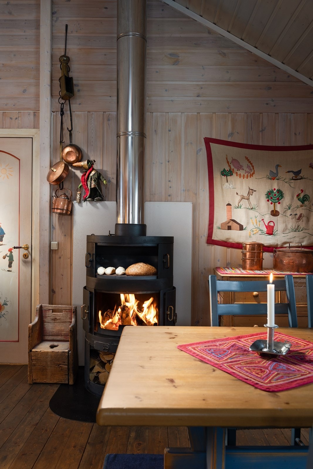 Peisovnen er sentralt plassert og gir effektiv oppvarming Galleribilde