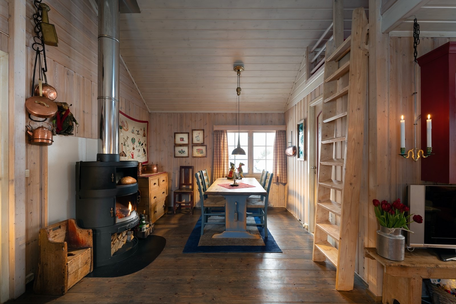 Spisestueplass til 4-8 personer Galleribilde