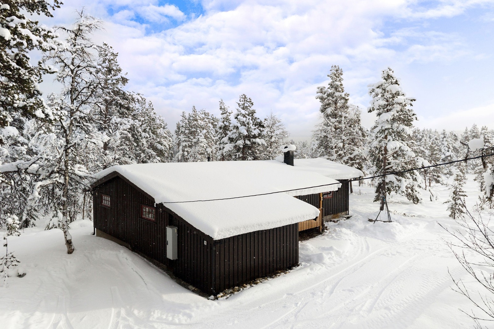 Hytta har flere store tomter som er tilsammen litt over 2000 kvm. Galleribilde