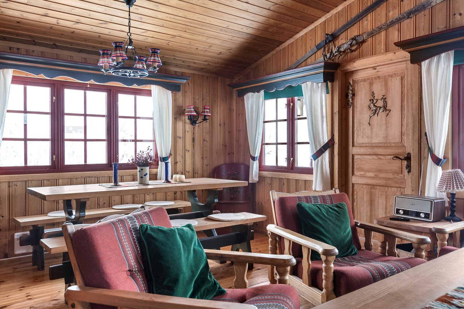 Her er det plass til å møblere med salong og spisegruppe Galleribilde