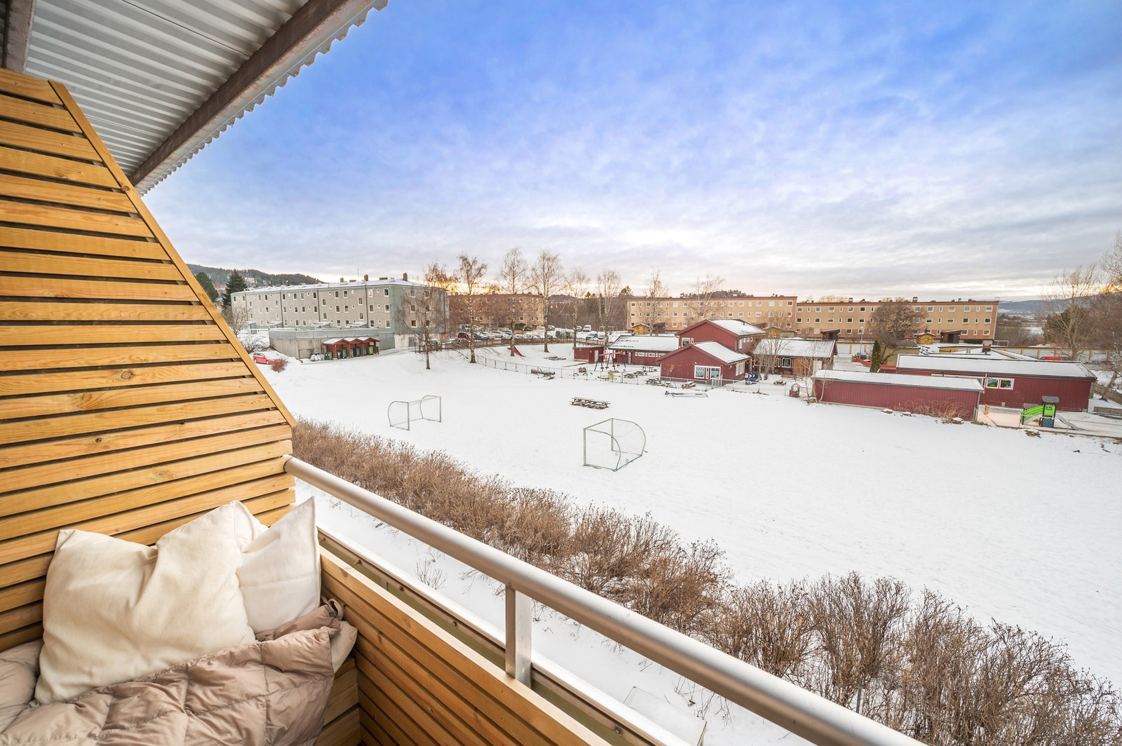 Her får man lang solgang og fantastiske utsiktsforhold. Galleribilde