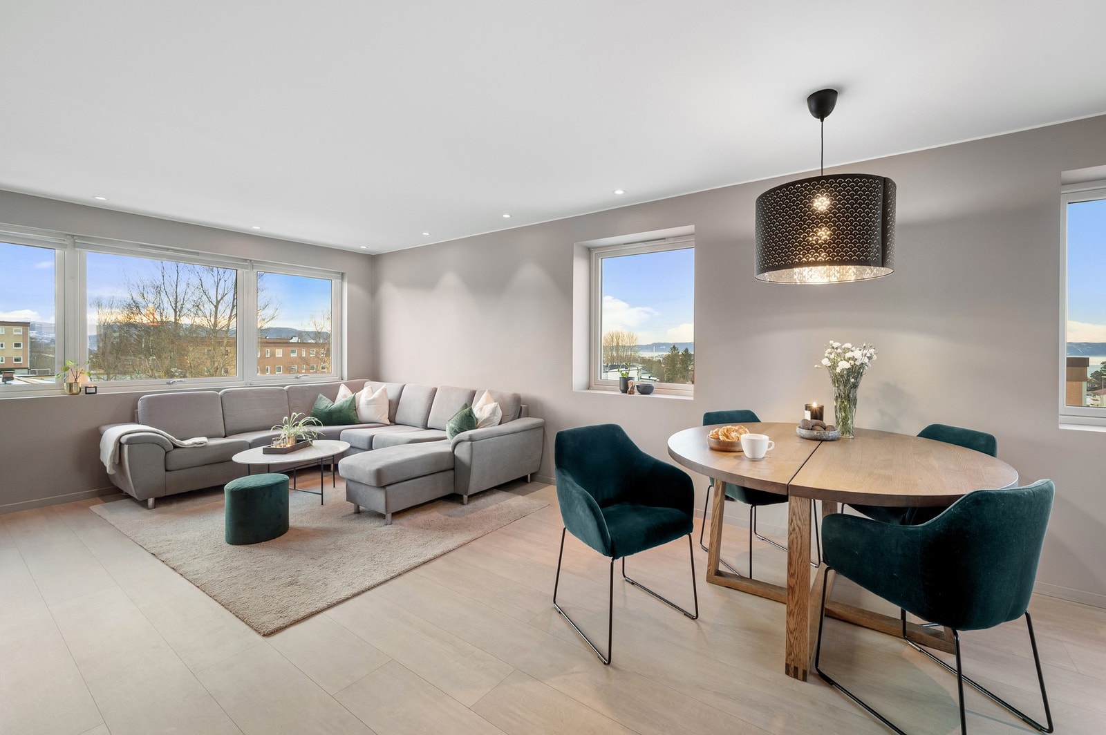 EiendomsMegler 1 v/Marius Aune Olsen har gleden av å presentere Nyheimsvegen 21 D! Galleribilde