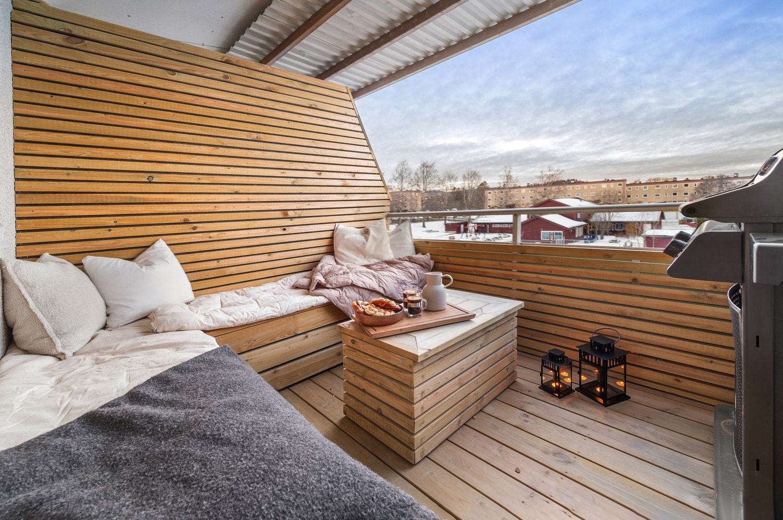 Fra stuen har man direkte utgang til en romslig balkong på ca. 5,6m². Galleribilde