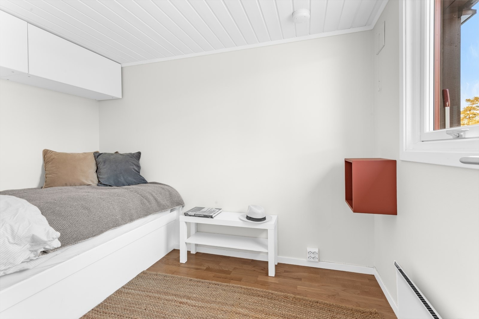 Vinduene i boligen er av ulik alder, med det nyeste fra 2023. Galleribilde