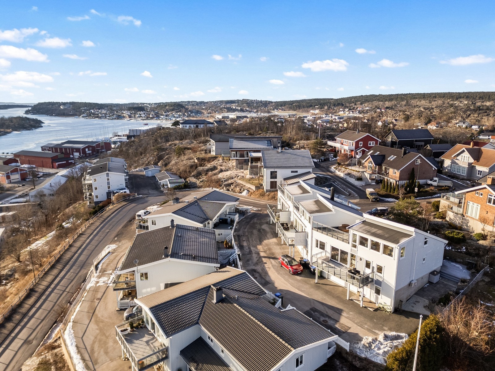 Herfra er det kort vei til gode turmuligheter i skog og mark. Galleribilde