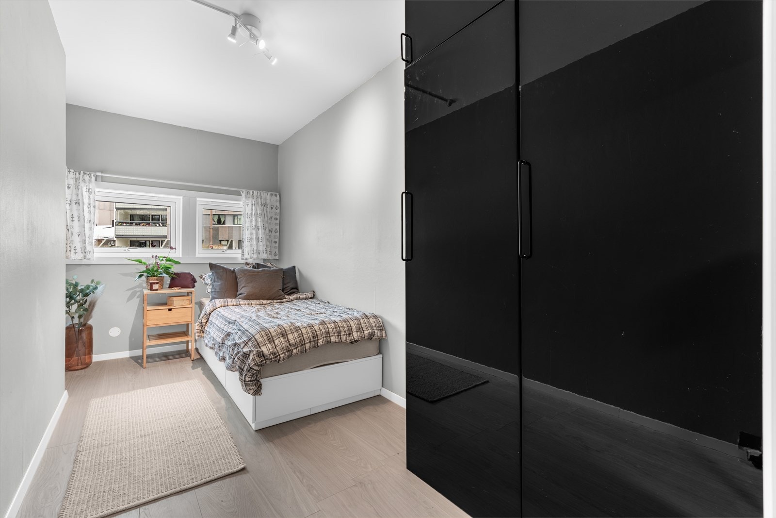 Rommet passer ypperlig som barnerom, gjesterom eller kontor. Galleribilde