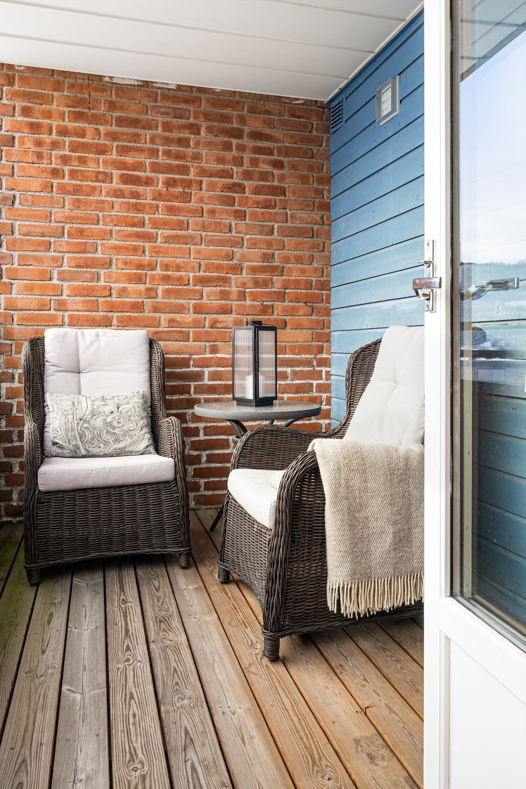 Utgang fra stue til sydøstvendt balkong Galleribilde