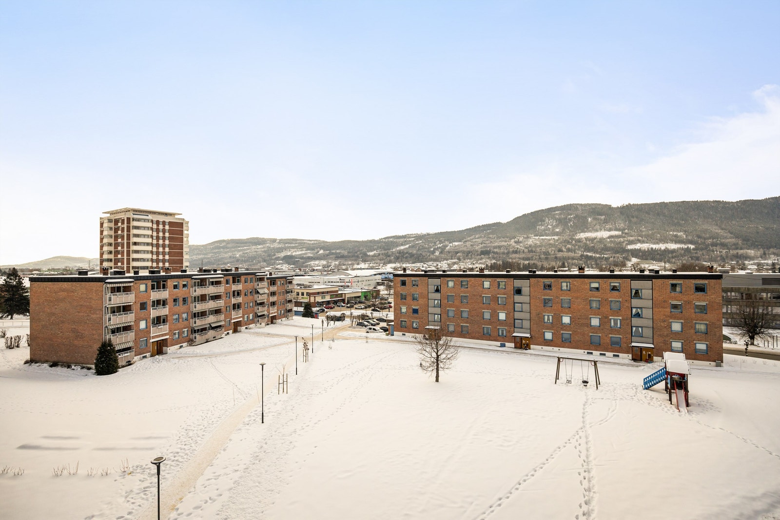 Utsikt over nærområdet fra balkongen Galleribilde