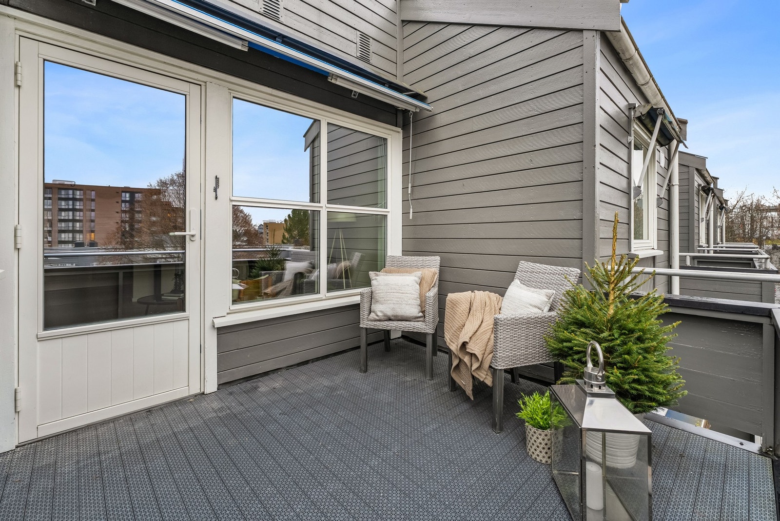 Utgang fra stuen til en vestvendt balkong på ca. 7 kvm. Galleribilde