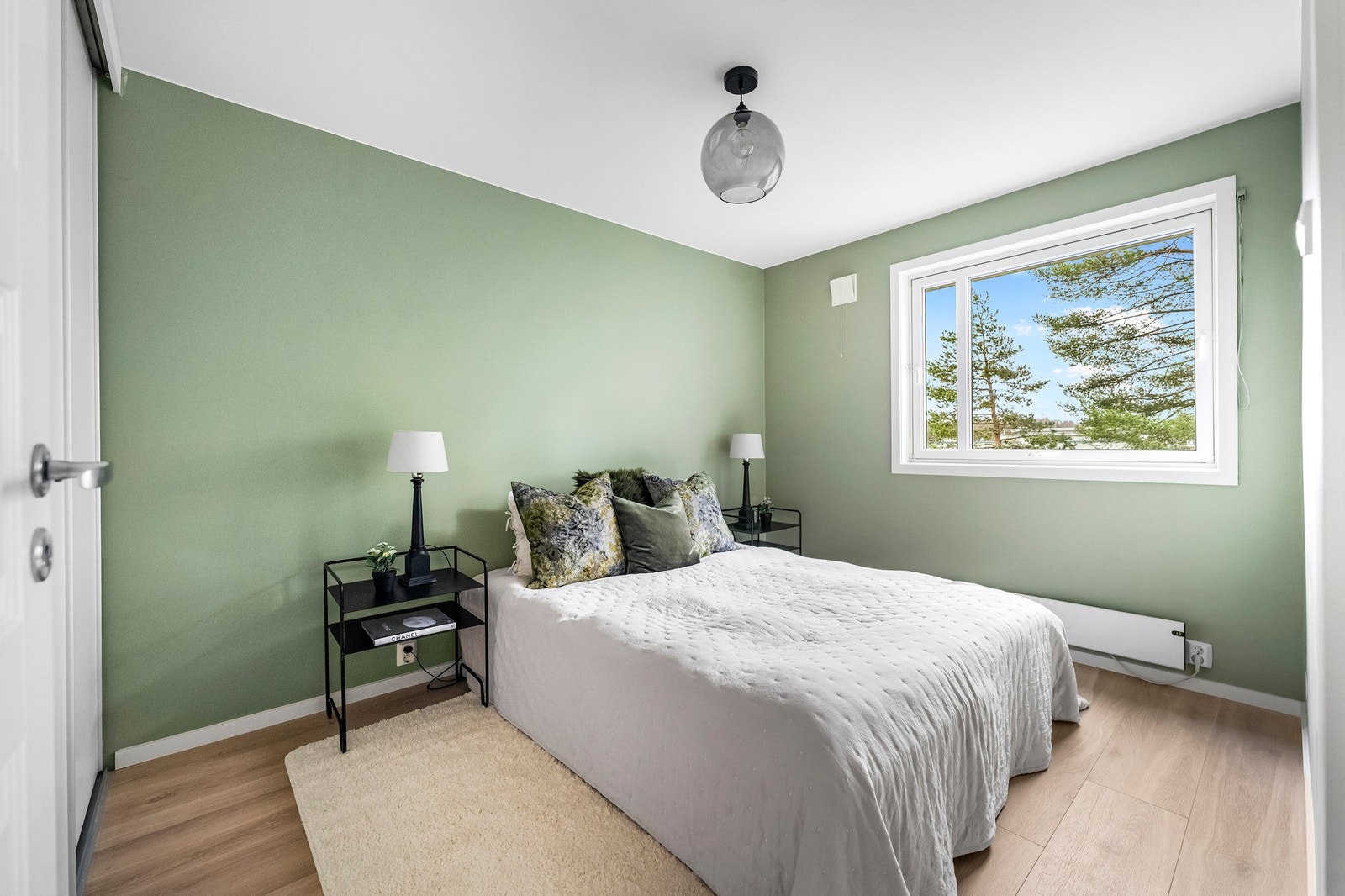 Leiligheten har to meget tiltalende soverom, av samme gode kvalitet og standard som resten av leiligheten. Galleribilde