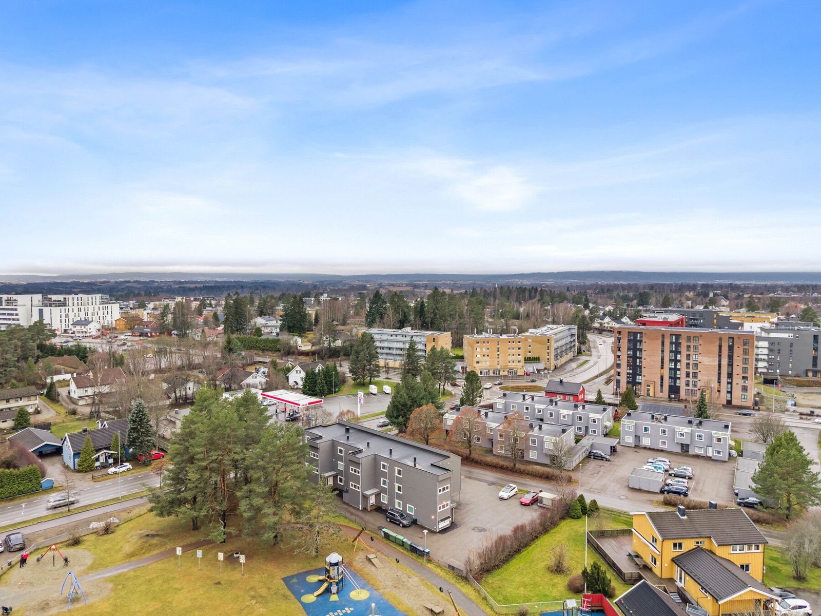 Her bor du sentralt med nærhet til alt av bymessige fasiliteter, samt marka rett i nærheten. Galleribilde
