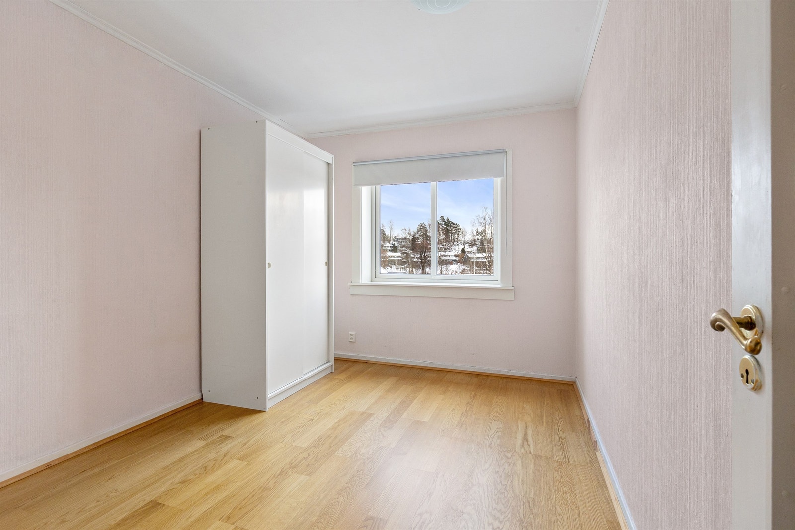 Det andre soverommet egner seg godt som barnerom, gjesterom eller kontor etter behov. Galleribilde