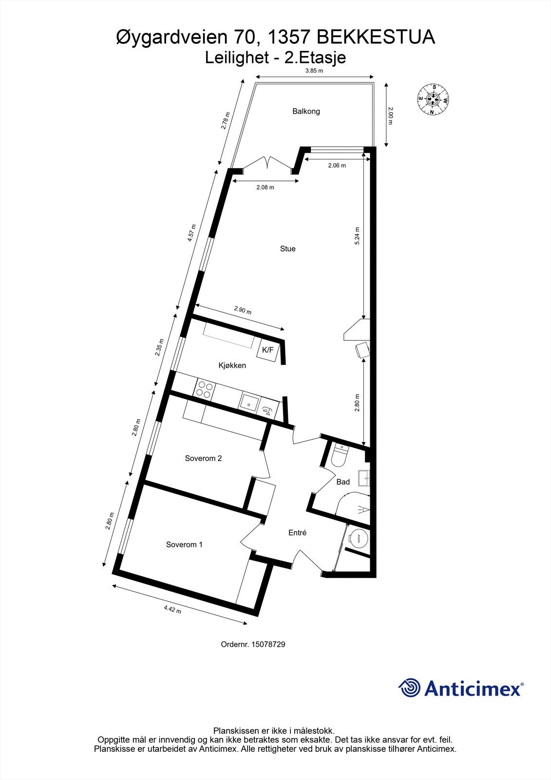 Planløsningen fordeler seg over entré, to soverom, bad, kjøkken og stue. To boder på totalt 8 m² medfølger. Galleribilde