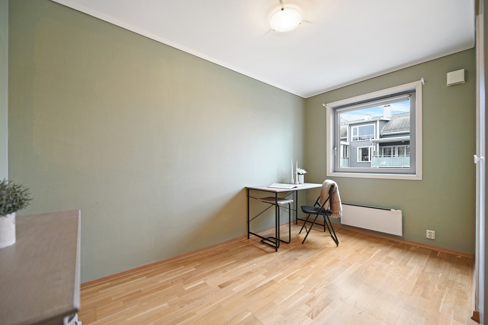 Boligen har tre soverom, alle malt i fine farger. Galleribilde