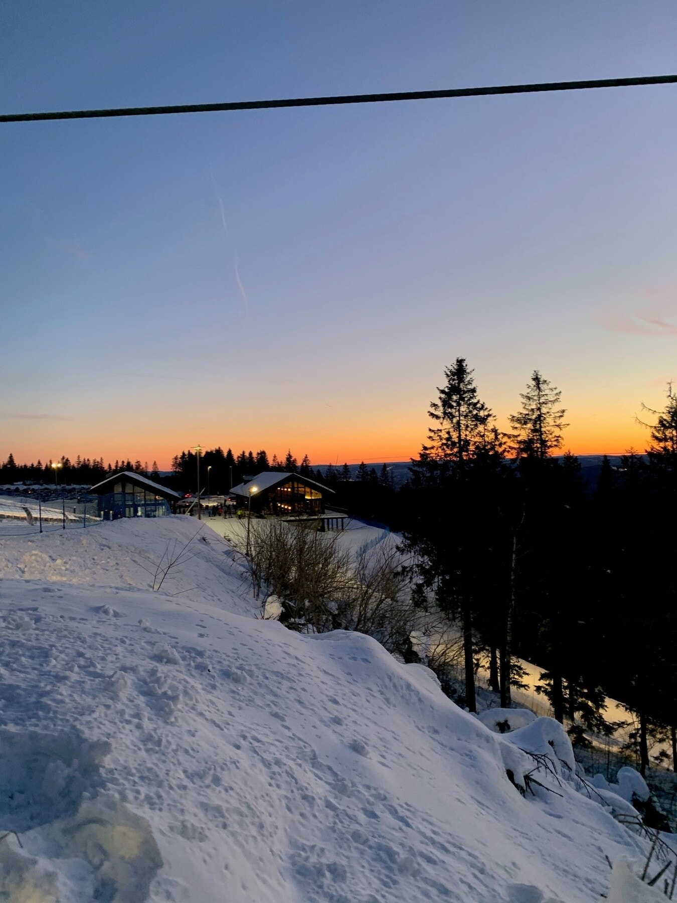 Ca 5 km fra leiligheten ligger Tryvann og Wyller. Her finnes Oslos beste slalombakker for store og små Galleribilde