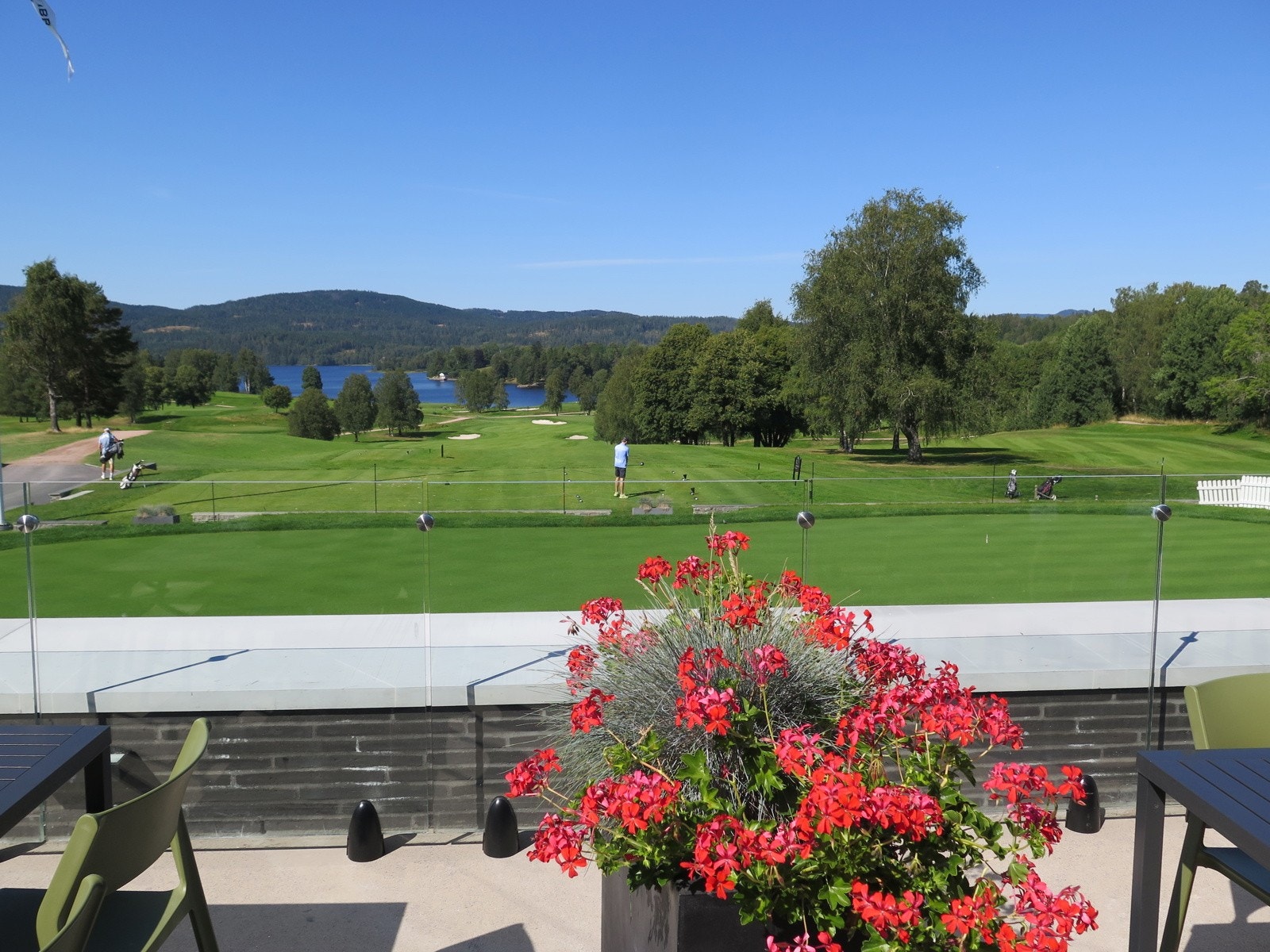 Golfentusiaster vil sette pris på nærheten til Oslo Golfklubb, en av Norges mest anerkjente golfbaner Galleribilde