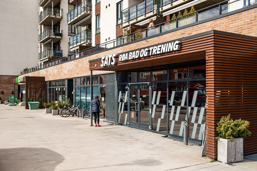 Fra eiendommen har du enkel tilgang til Røa sentrum, som tilbyr et bredt utvalg av dagligvarebutikker, spesialforretninger, caféer, restauranter, apotek og treningssentre Galleribilde