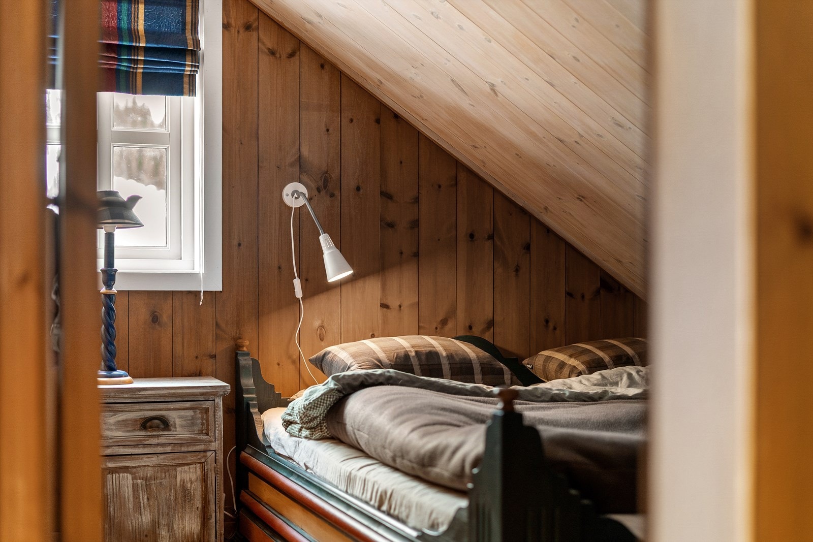 Lunt og koselig. Ett av to soverom oppe. Galleribilde