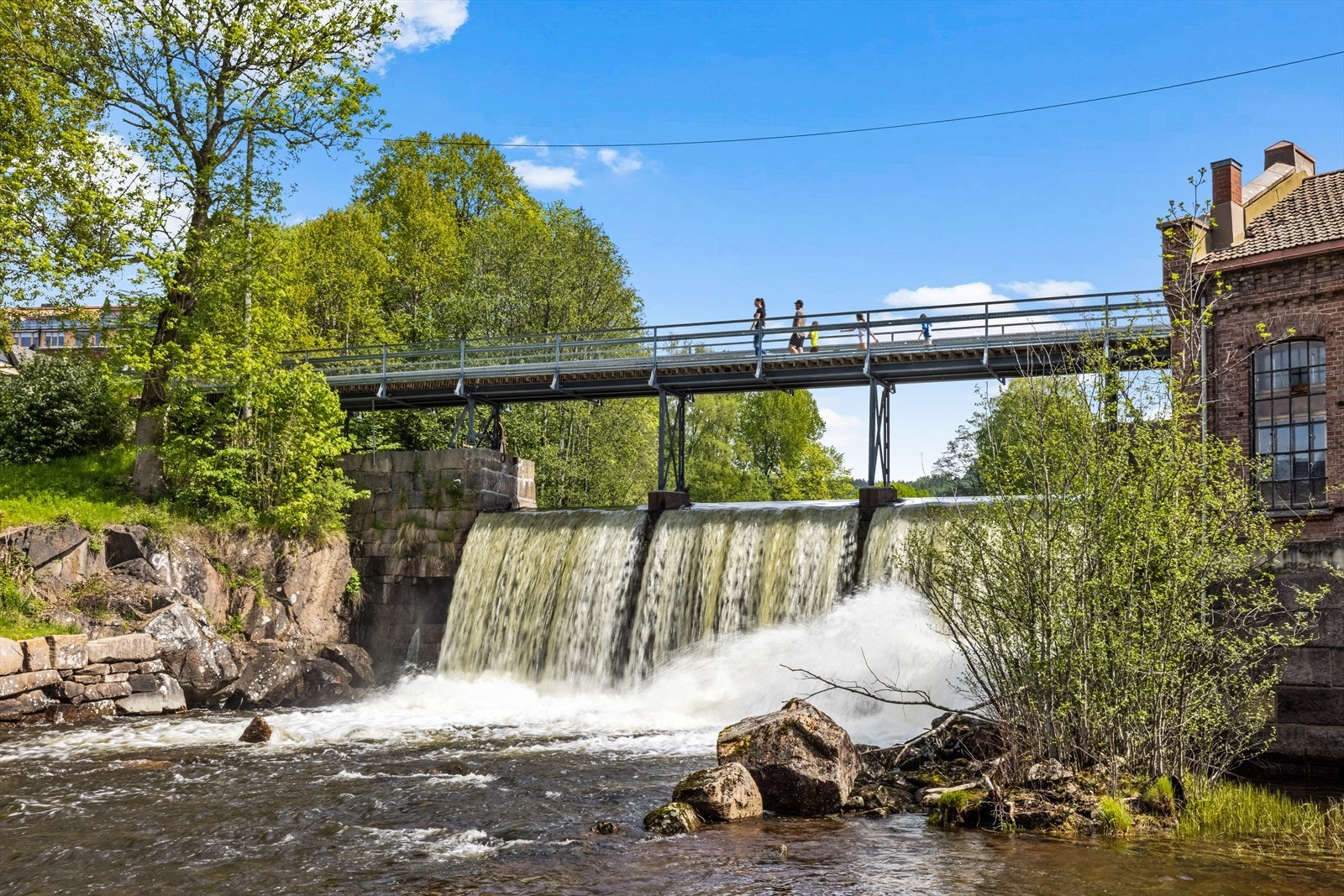 Kun 5 minutter i gåavstand ligger 33 Frysja, og flotte Sagadammen med gjennomstrømming av Akerselva Galleribilde