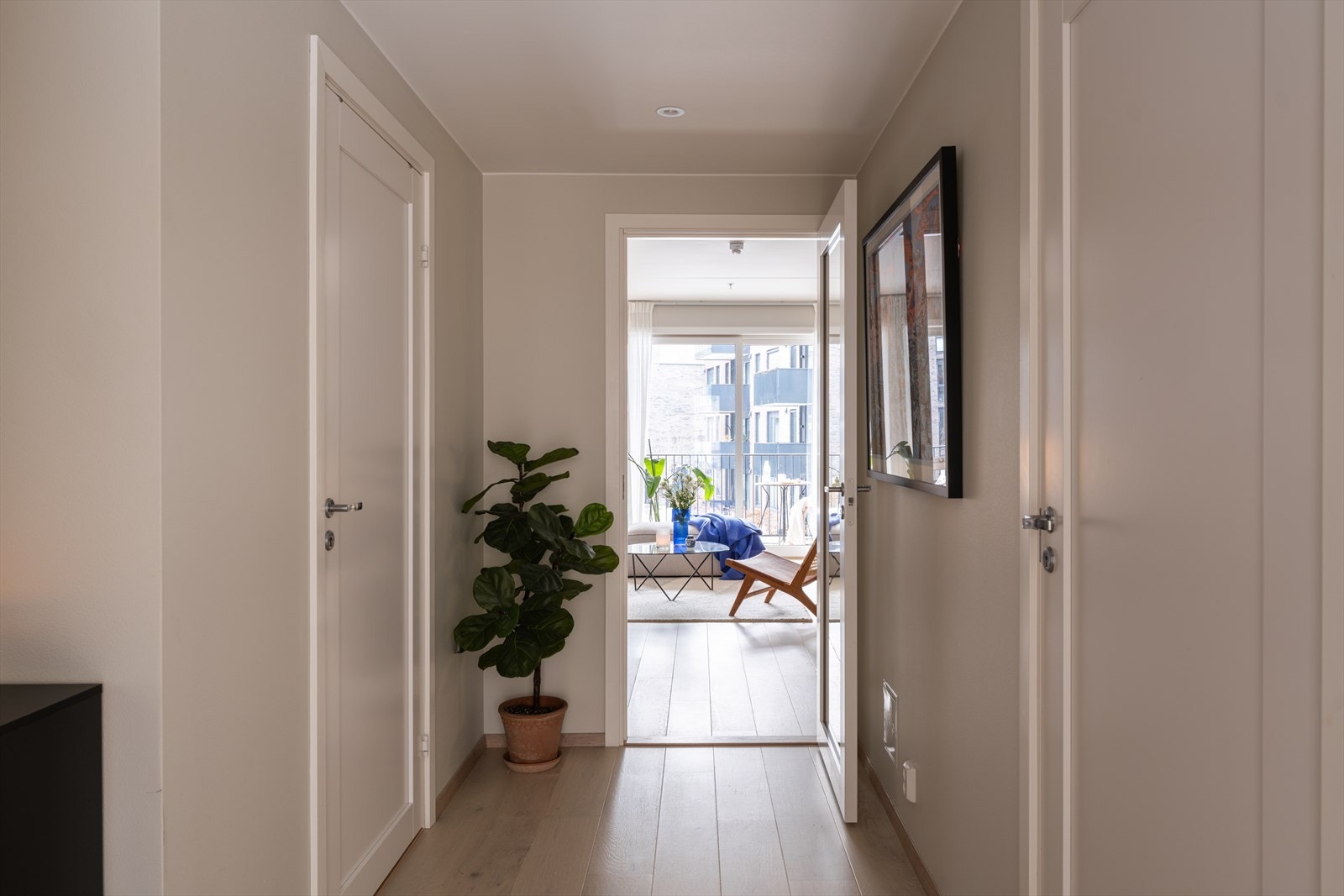 Leiligheten har to flotte og romslige soverom med gode lysforhold, perfekte for både avslapning og oppbevaring. Galleribilde