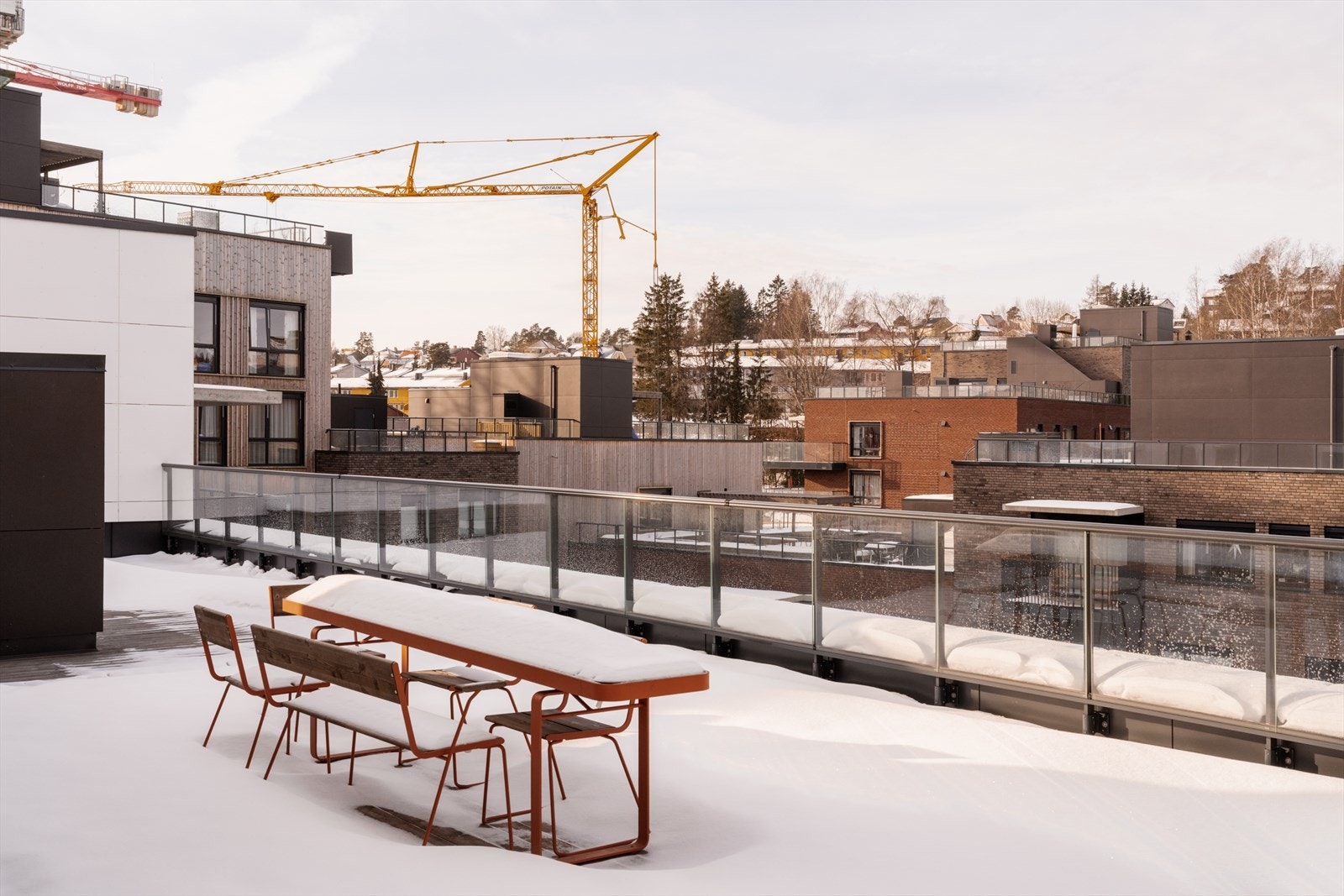 Borettslaget har flere flotte fasiliteter som felles takterrasse, heis, sykkelparkering og sykkelbod. Galleribilde