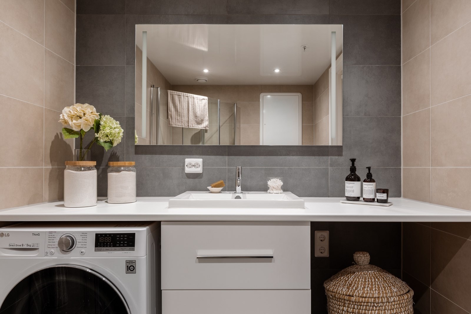 Her er det opplegg for både vaskemaskin og tørketrommel. Galleribilde