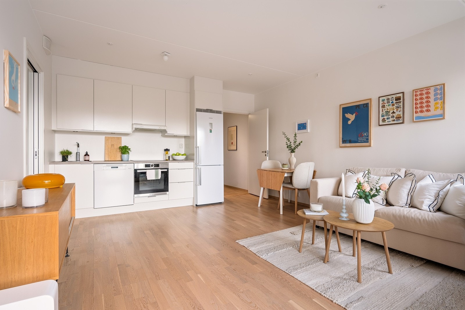 Dette er en arealeffektiv og moderne 2-roms leilighet i et bygg fra 2018 med beliggenhet i 2. etasje. Galleribilde