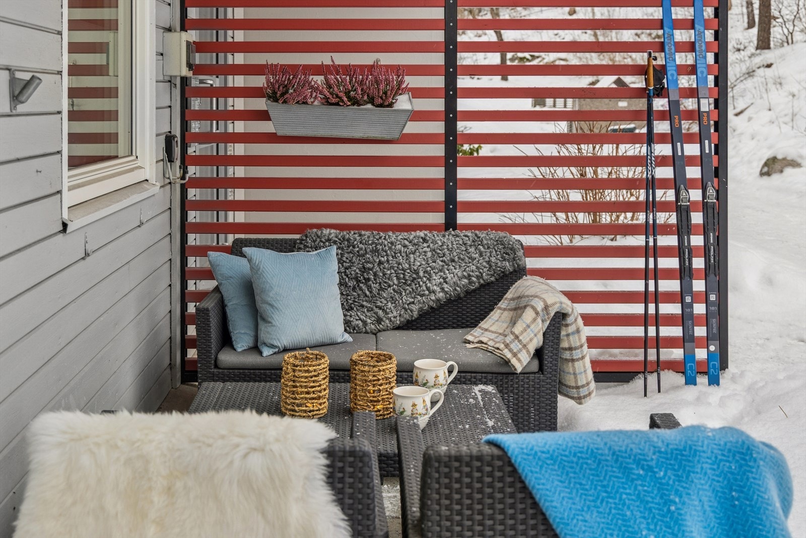 På den østvendte markterrassen kan man ha en hyggelig sittegruppe og drikke morgenkaffen. Galleribilde