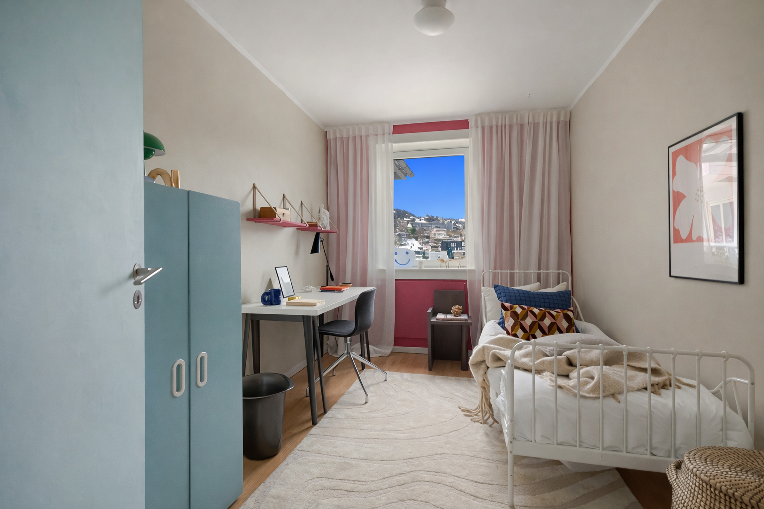 Soverom II er også av god størrelse, og fungerer utmerket som f.eks. barnerom eller kontor. Galleribilde