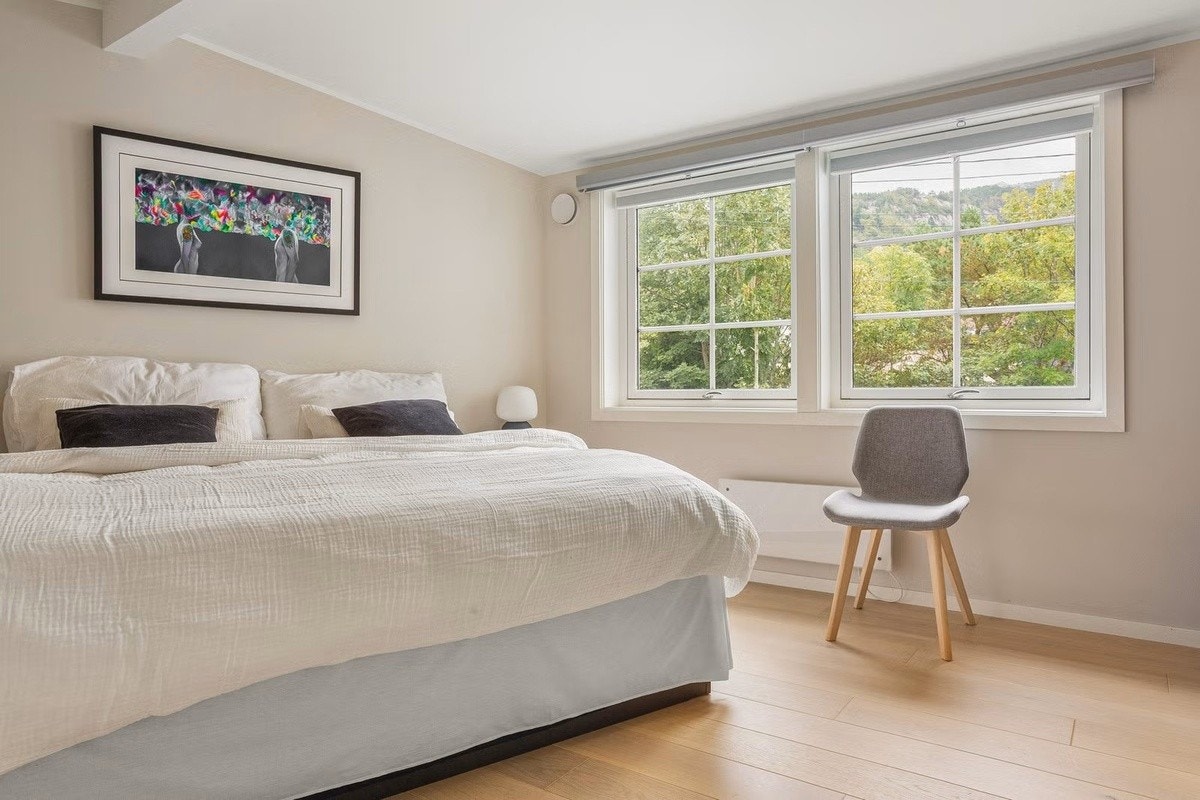 Rommene blir utstyrt med 120 seng og skap Galleribilde