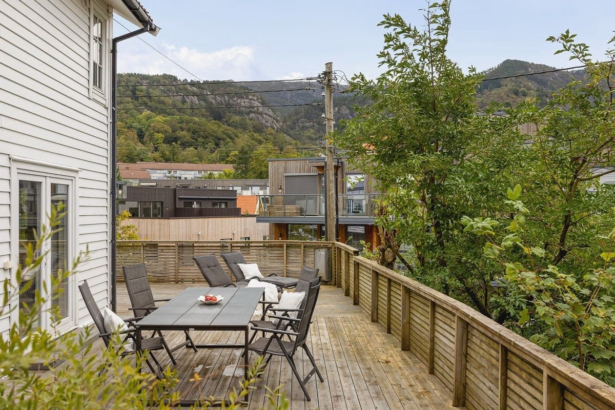 Terrassebord følger med. Galleribilde