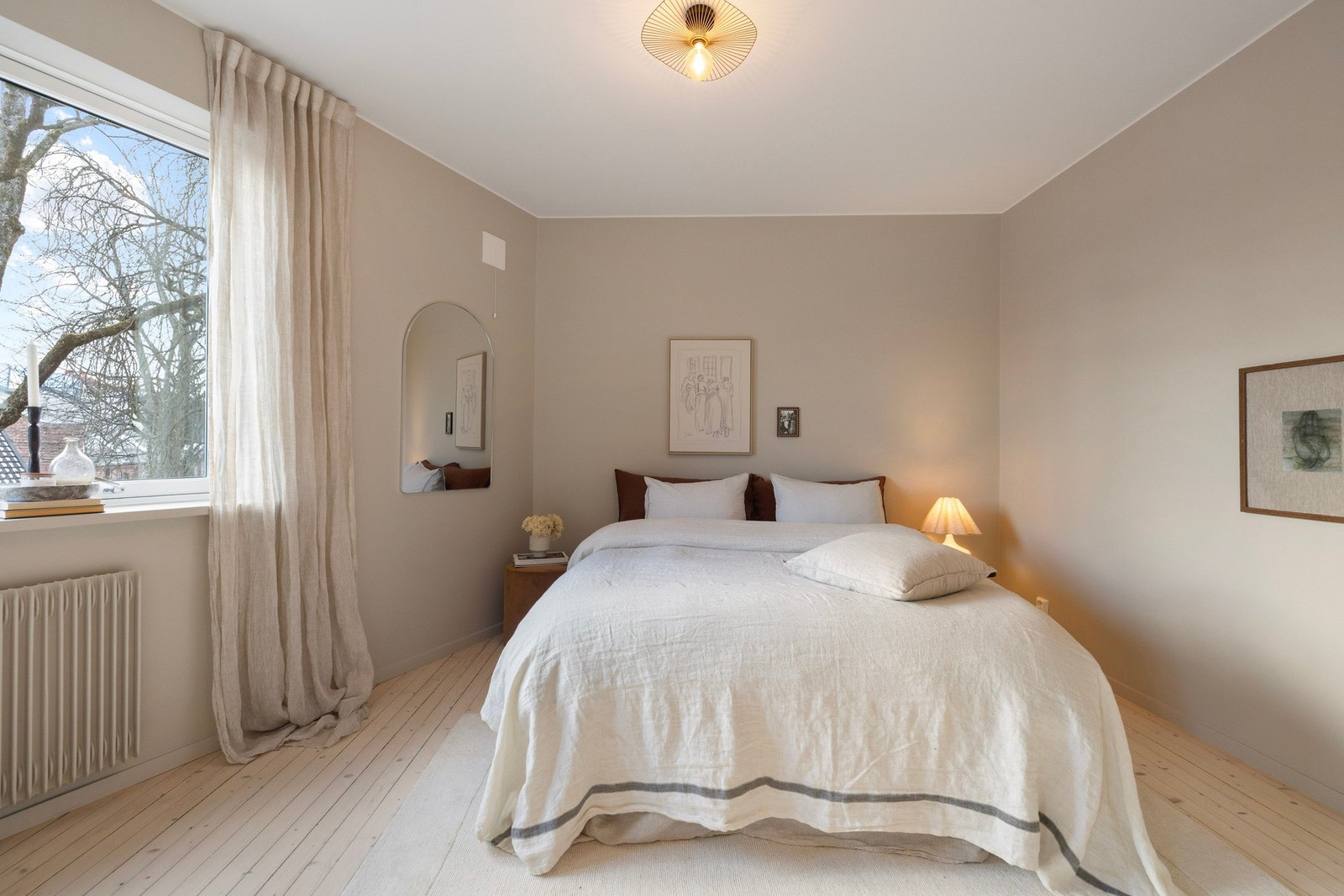 Soverommet vender mot rolige omgivelser - her sover du helt uforstyrret! Galleribilde