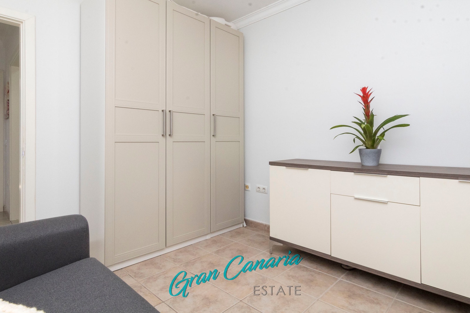 Stor garderobe også på soverom 2 Galleribilde