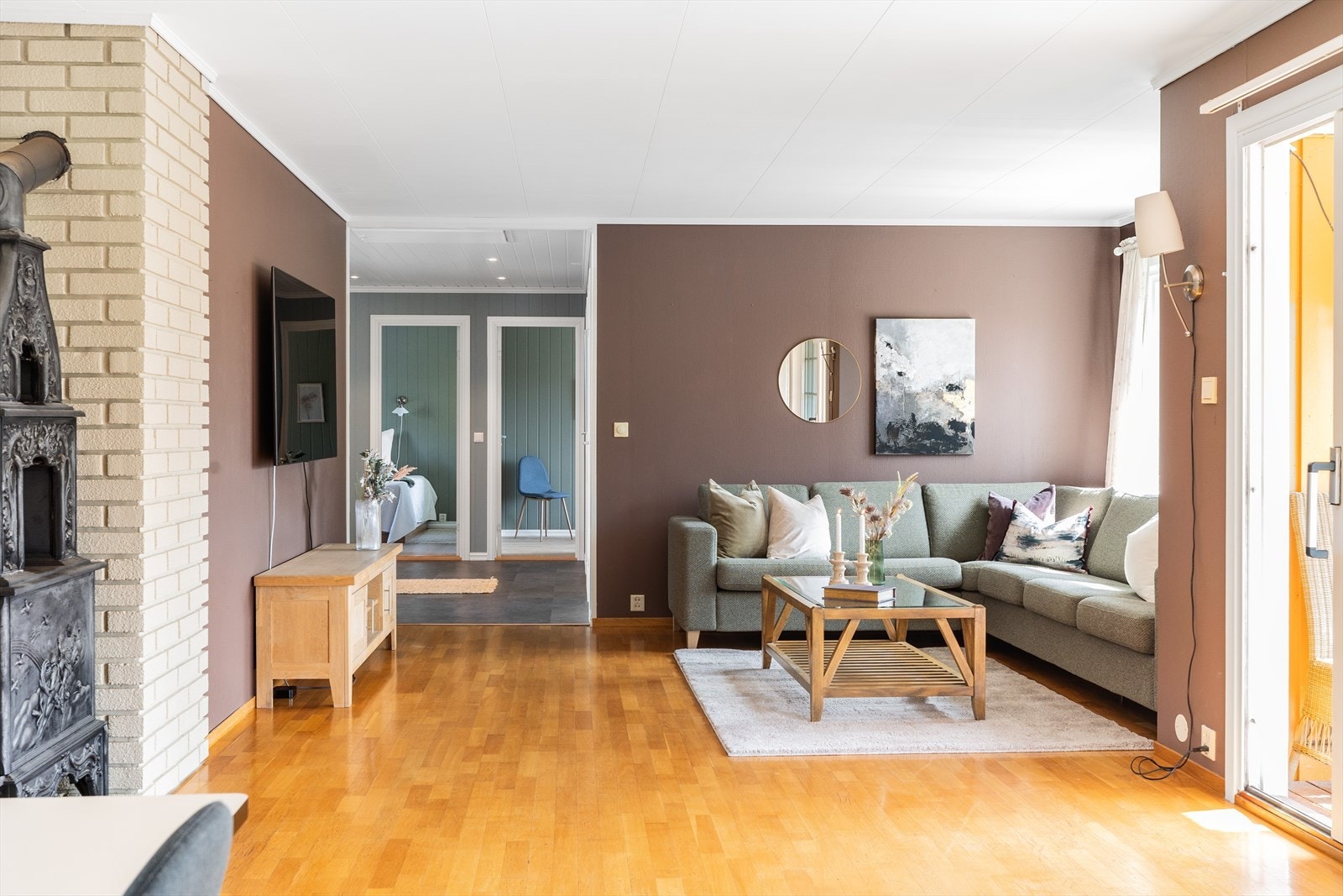 Boligen er jevnlig oppgradert og fremstår med gjennomgående god kvalitet. Galleribilde