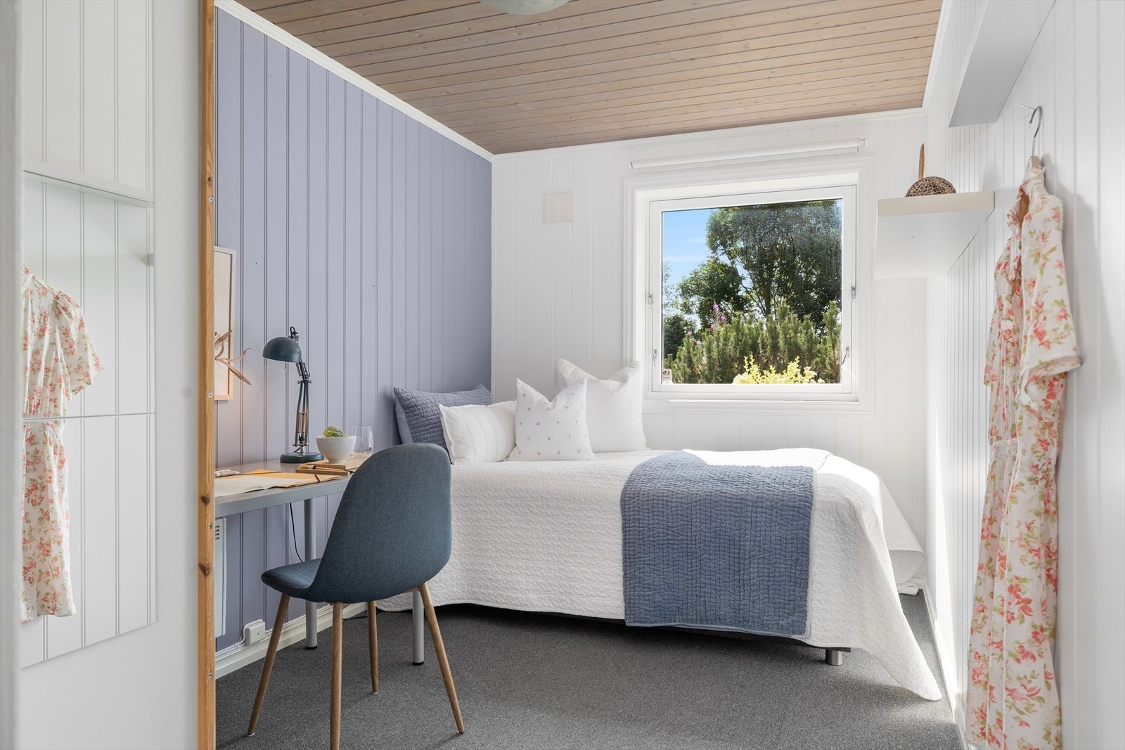 I underetasjen har man 2 soverom, her er god plass til seng og oppbevaring Galleribilde