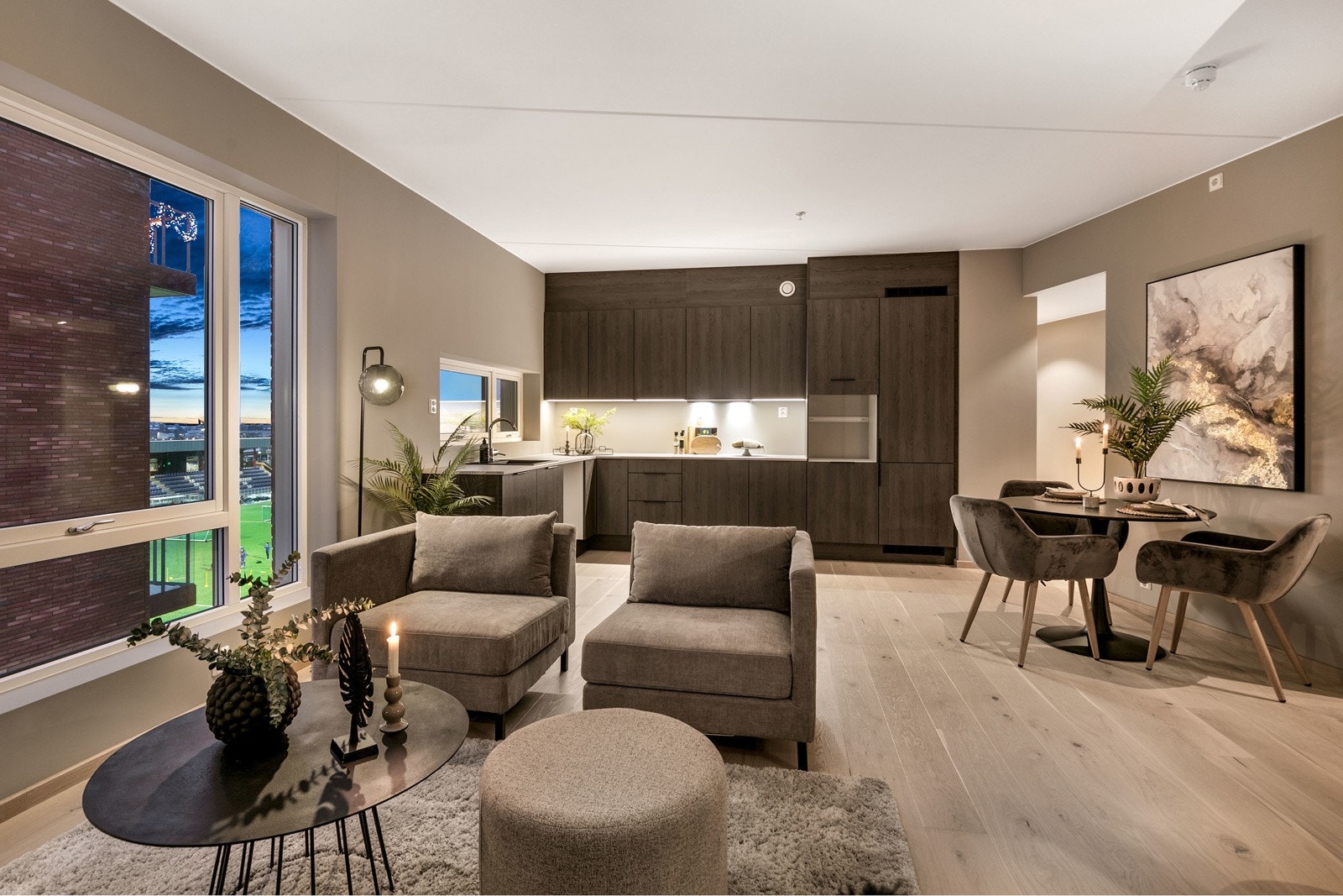 Lekkert kjøkken med avsatt plass til integrerte hvitevarer, fra HTH av type Mood. Galleribilde