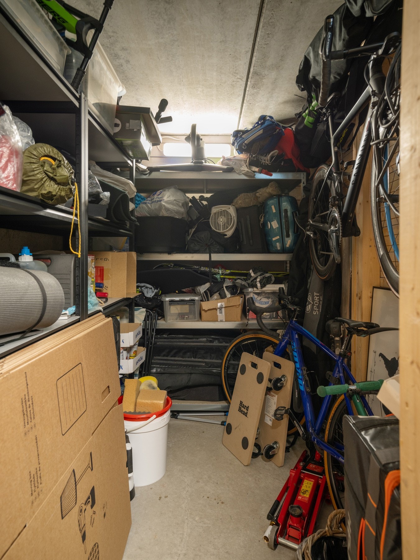 Praktisk kjellerbod på ca. 5 m² i garasjeanlegget Galleribilde