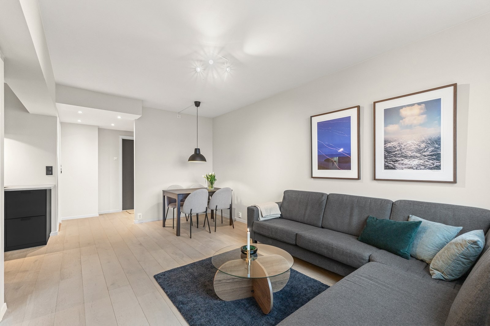 Leiligheten fremstår som lys og moderne med en god planløsning og fine soneinndelinger - Må sees! Galleribilde