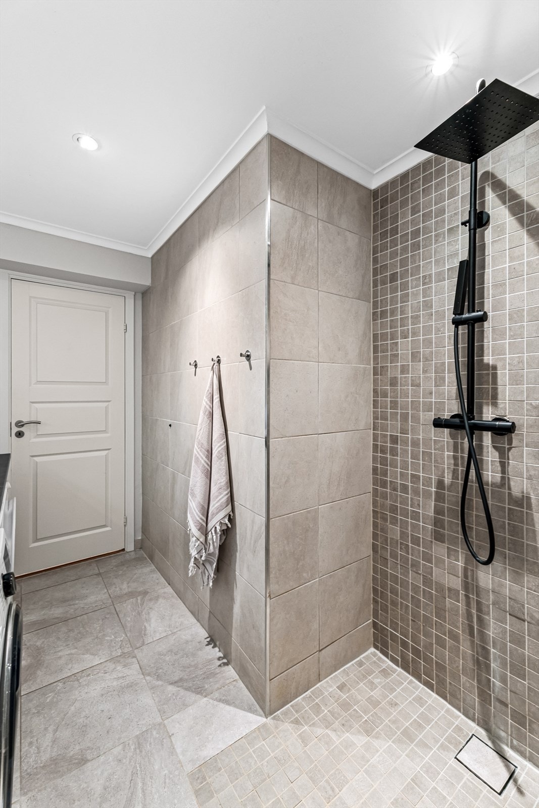 Regnfallsdusj. Galleribilde